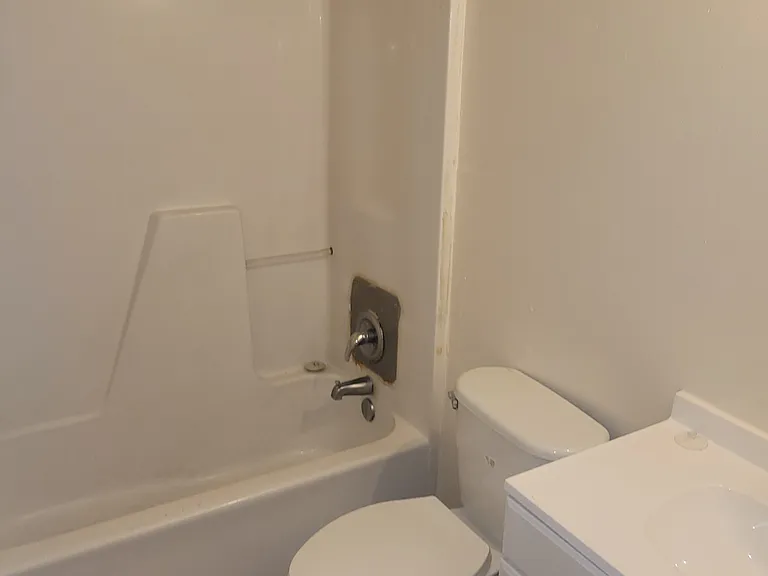 110 Arlington Retreat Apartments #4 — Photo 11
