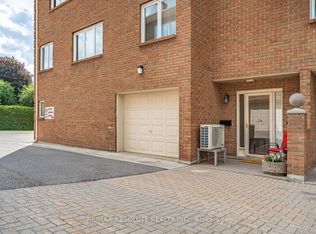 206 Stratas Ct, Ottawa, ON K2L 3K5