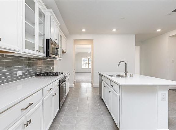 3rd image of 4318 Lombard Ct