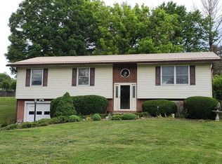 321 Max Jett Rd, Johnson City, TN 37601