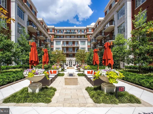 6900 Fleetwood Rd #322, McLean, VA 22101