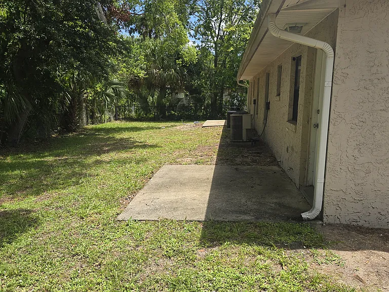 765 Georgia St — Photo 28