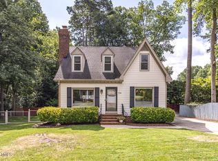 104 Pinecroft Dr, Raleigh, NC 27609
