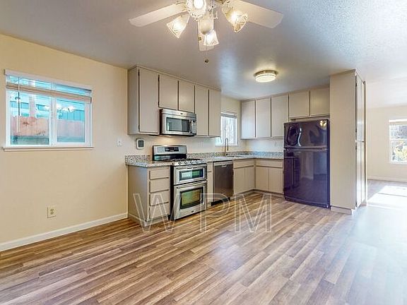 2nd image of 855 Twin Oaks Ln