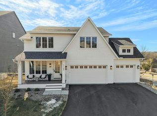 11184 Johnson Rdg, Eden Prairie, MN 55347