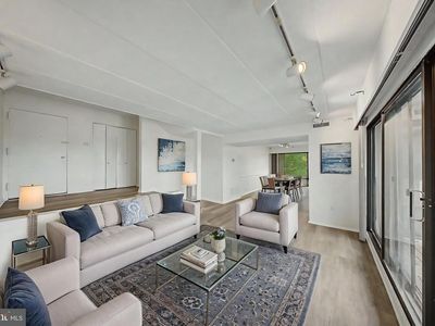 112 Roberts Ln APT 300, Alexandria, VA, 22314