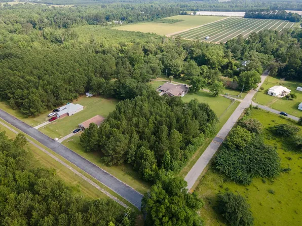 14 Chesterfield Rd, Quincy, FL 32351