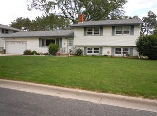 631 Birkinbine Dr, Sun Prairie, WI 53590