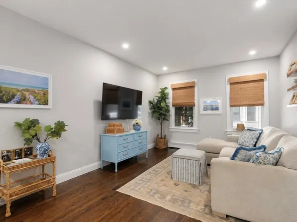 17 Cordis St #1, Boston, MA 02129