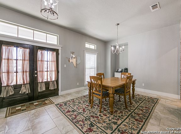 5th image of 137 E Ashton Blvd