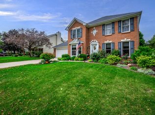 1005 Berkshire Ct, Sycamore, IL 60178