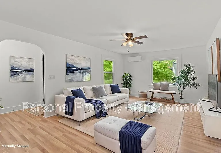 1346 NW Couch St — Photo 3