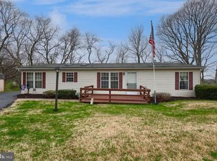 16 Brian Ct, Stevens, PA