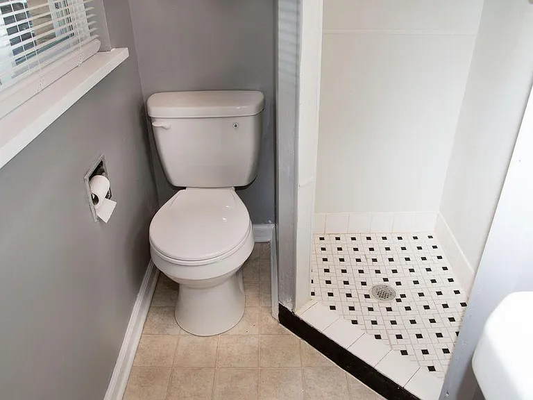 1223 Greenbrier Rd #1 — Photo 57