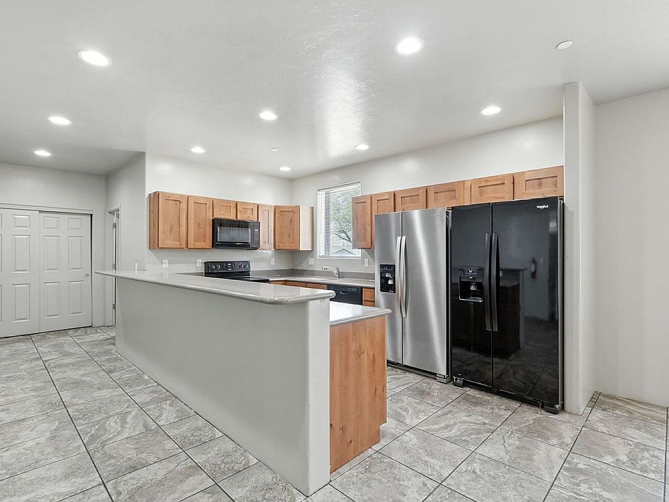 1st image of 50 N Mountain Ave #274