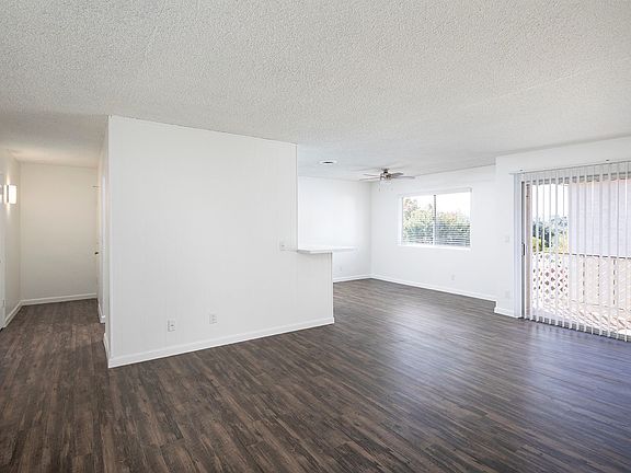 3rd image of 1303 E Grand Ave #6