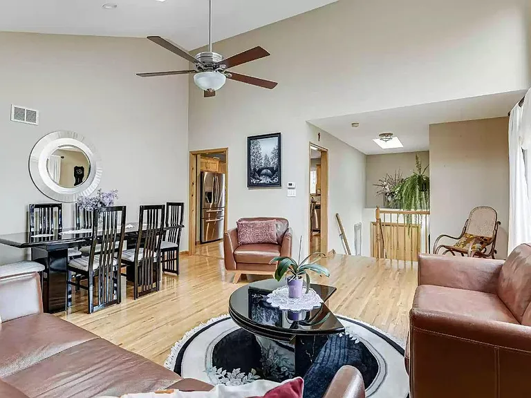 229 Knopf St — Photo 2
