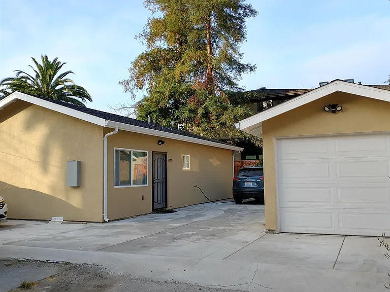 1587 Villa St — Photo 5