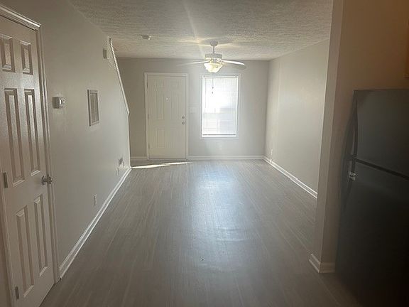2nd image of 822 Oak Arbor Ct APT B