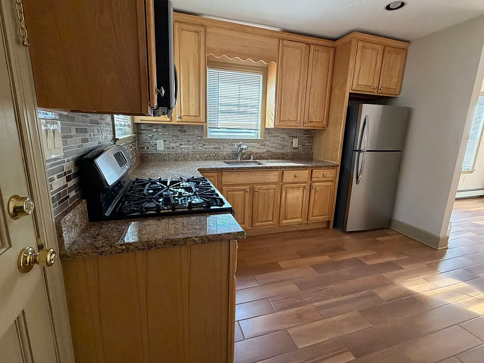 127 Winslow Pl