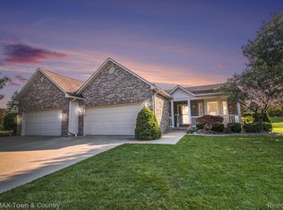 6295 Prince Ct #10, Flushing, MI 48433