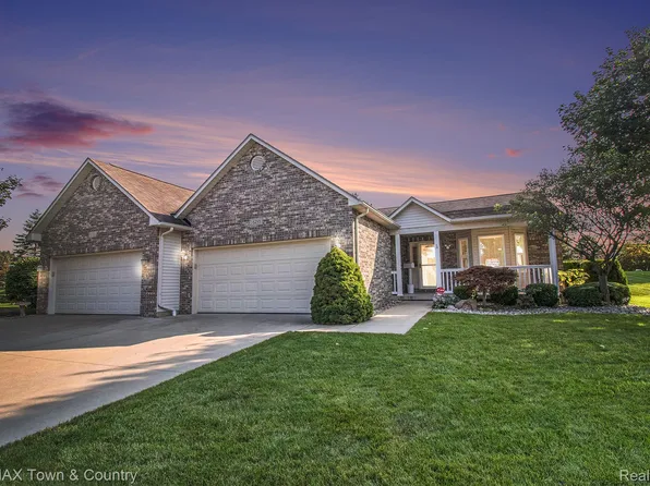 6295 Prince Ct #10, Flushing, MI 48433