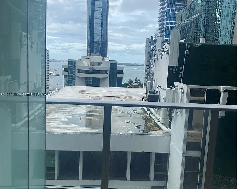 1010 Brickell Ave #1502