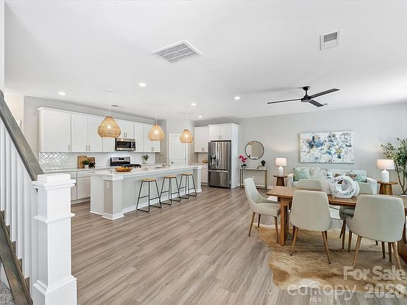 3rd image of 111 Cranford Dr