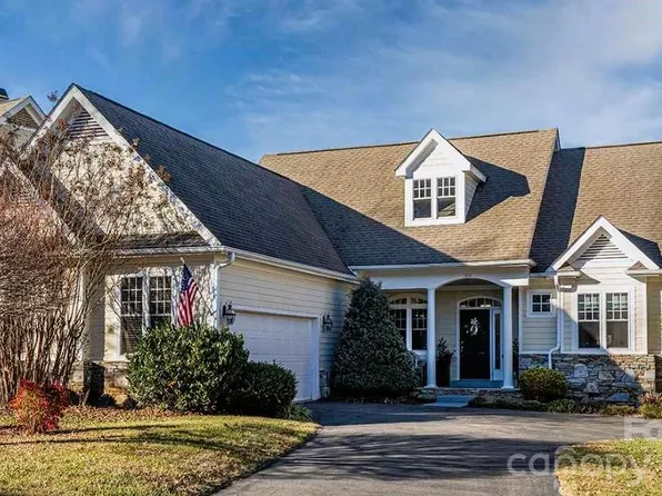 40 Bunker Ct, Mills River, NC 28759