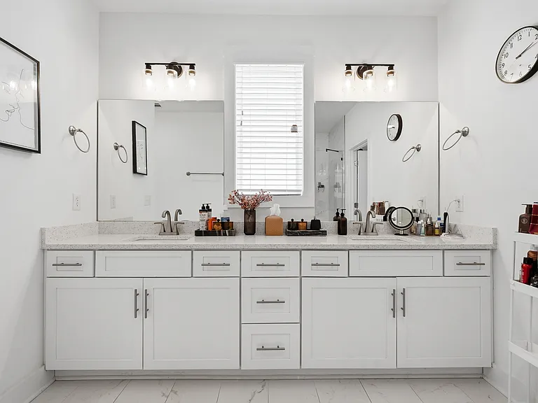 2049 Chestnut Oak Trl — Photo 32