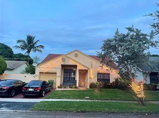 1121 SW 87th Way, Pembroke Pines, FL 33025