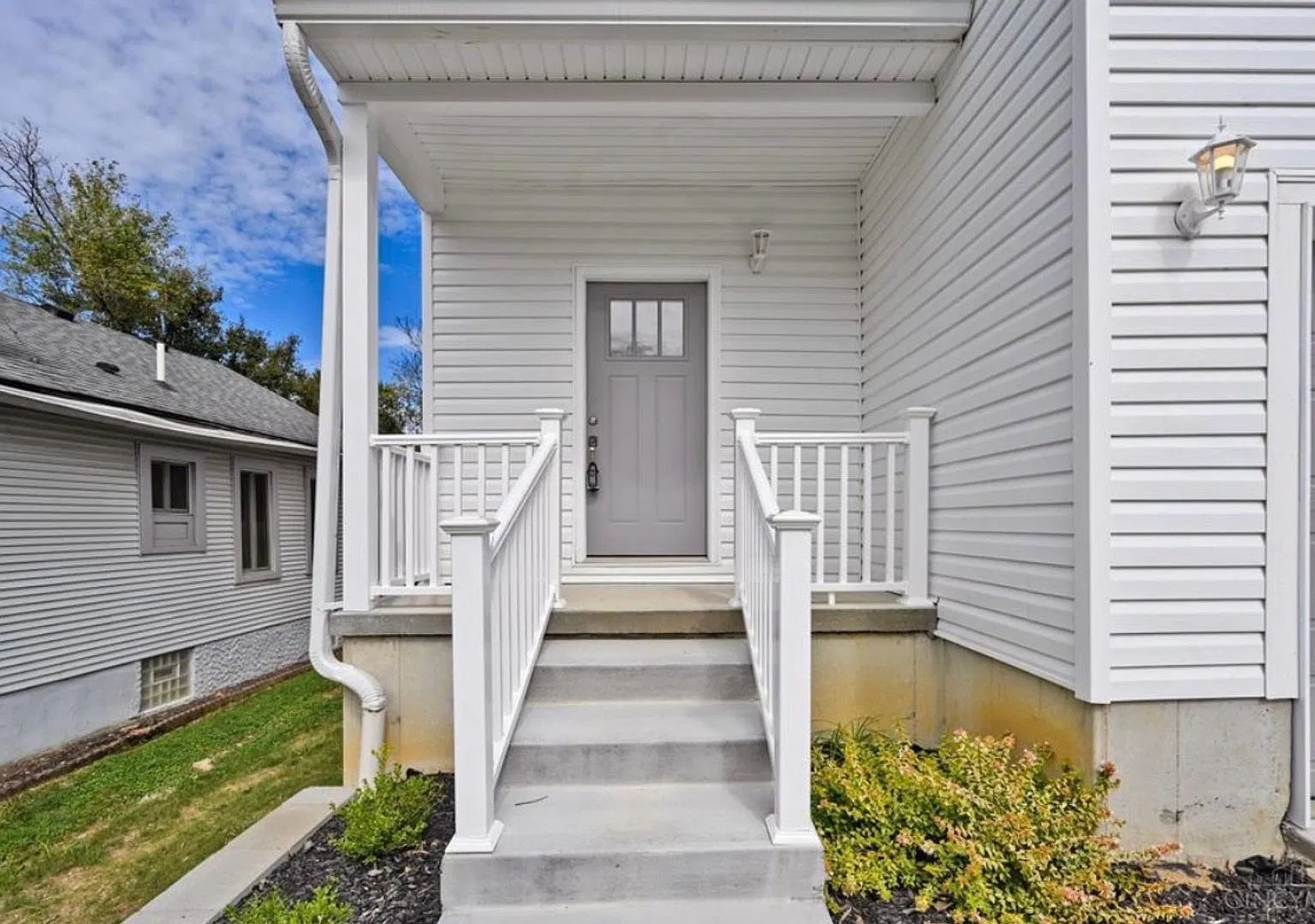 Brand New 4 Bedroom House — Photo 2