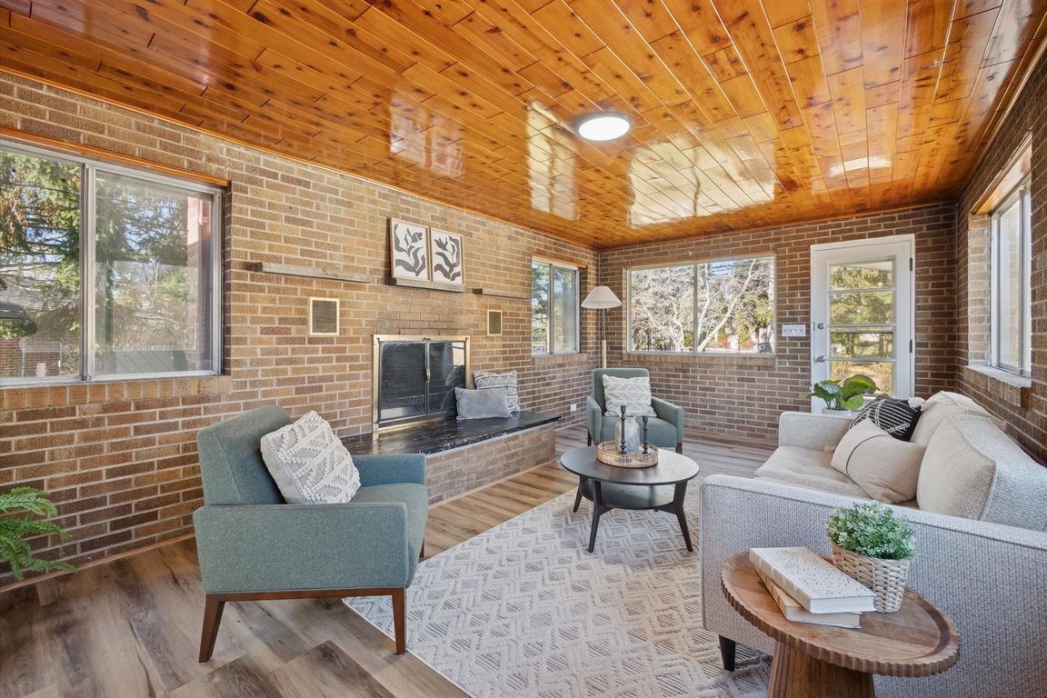 next background image