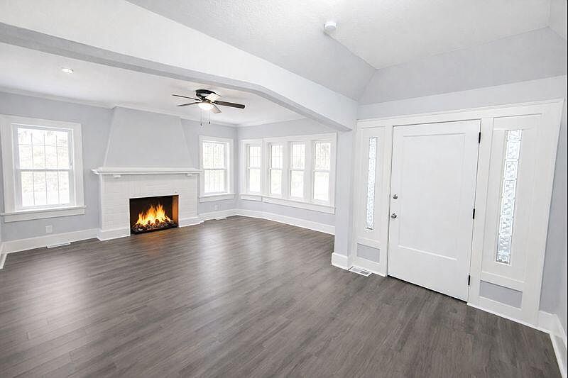 1st image of 2707 W Highland BOULEVARD #2709