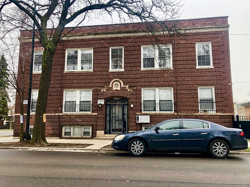 1st image of 959 N Hamlin Ave #1
