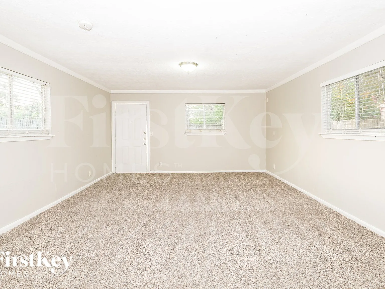 4 bed, 2.5 bath, 1721 sqft, $2,085 — Photo 4