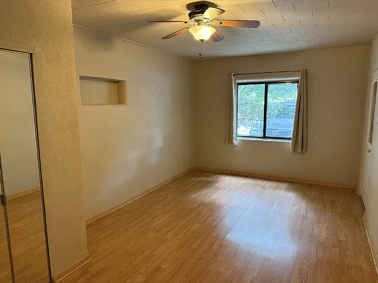 412 Laguayra Dr NE — Photo 16