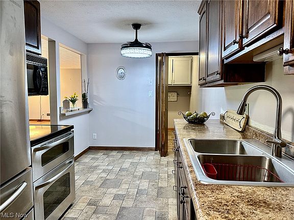 5th image of 9840 Sunrise Blvd Unit S35