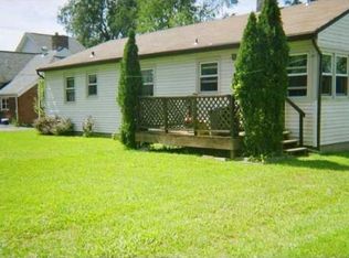 2149 Meadow Ln, Grand Island, NY 14072