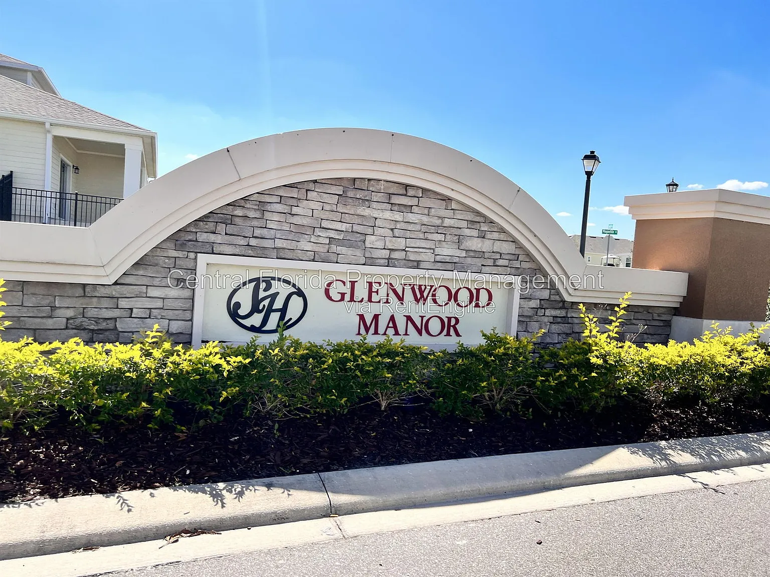 4 bed, 2.0 bath, 1850 sqft, $2,694 — Photo 2