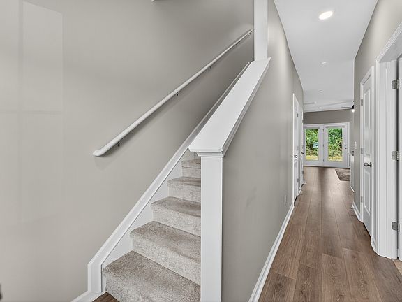 5th image of 140 Grayson Cir