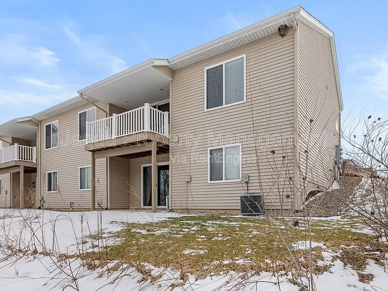 1368 S Village Cir — Photo 22
