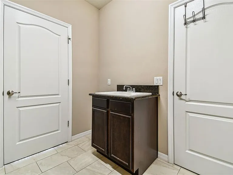 10627 Mistflower Ln — Photo 28