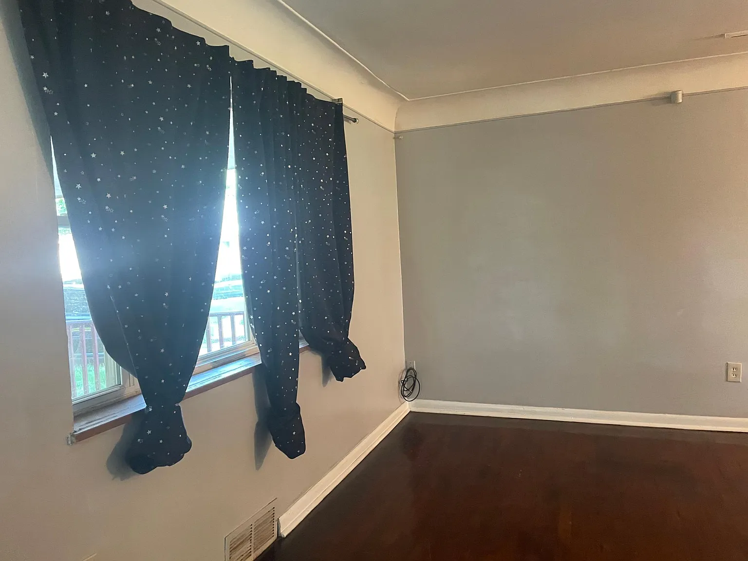 4 bed, 1300 sqft, $1,695 — Photo 2