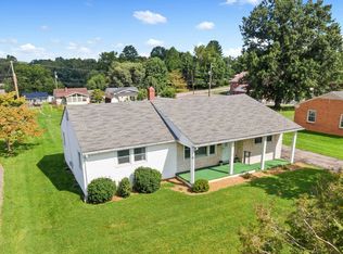 713 9th St, Radford, VA 24141