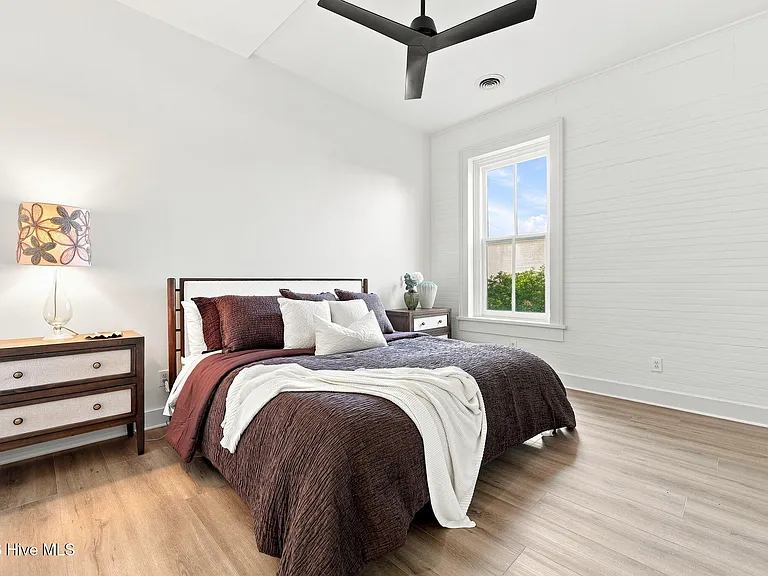 122 S Market St #1 — Photo 21