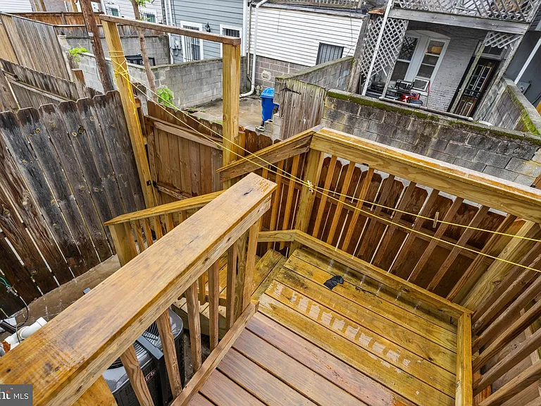 713 N Duncan St — Photo 25