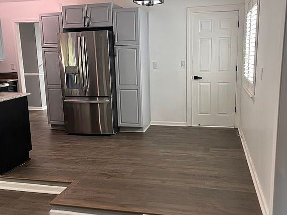 5th image of 25015 Orchid St