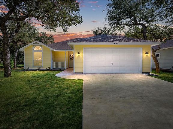 3rd image of 2637 Encina Dr