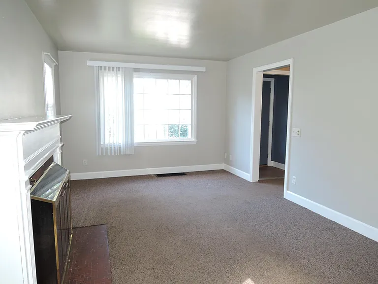 237 Merrill St — Photo 7